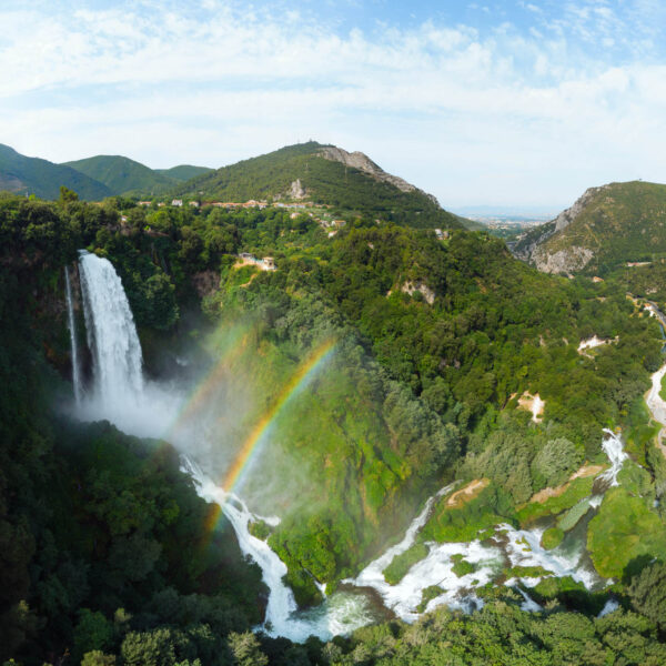 Widok na Cascata delle Marmore z lotu ptaka